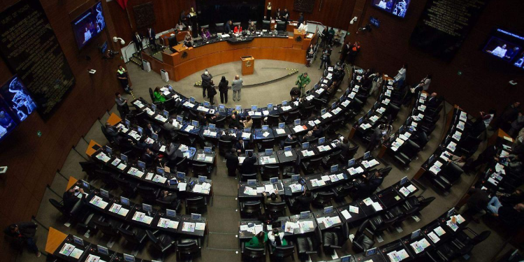 Pensiones doradas: Senado aprueba tope millonario