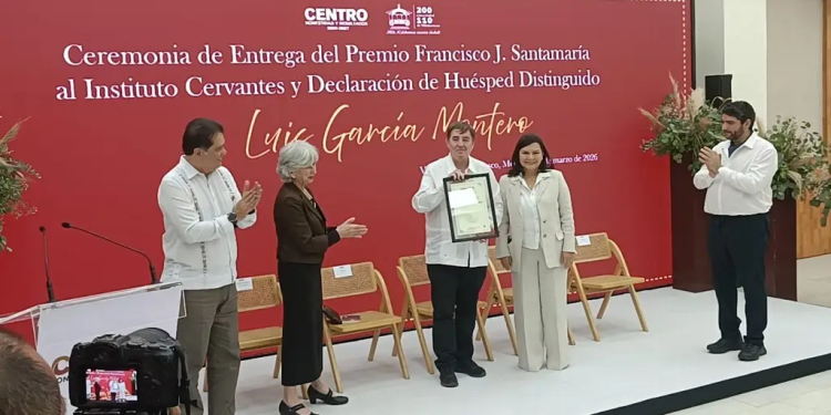 Huesped Distinguido Luis García Montero en Villahermosa