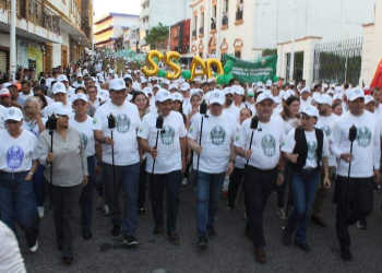 Gallo Universitario UJAT: Miles Marchan en Villahermosa