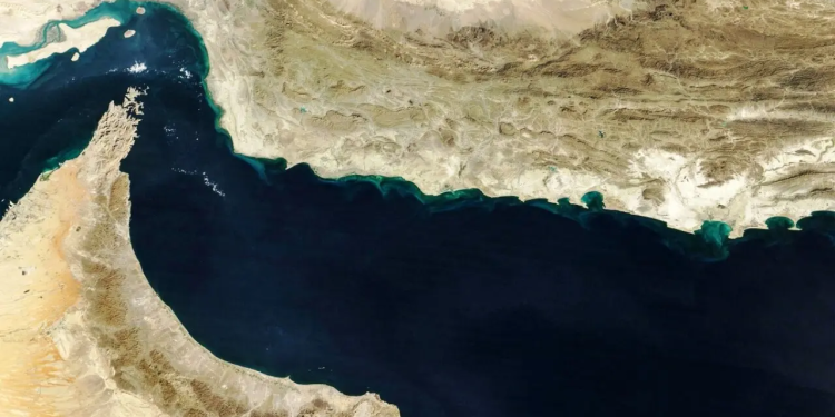 Navegación por Estrecho de Ormuz