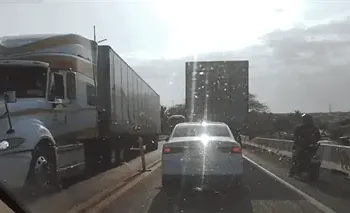 Puente de Frontera: Riesgos por Sobrecarga Vehicular