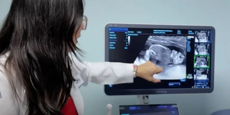 IMSS Bienestar realiza cirugía fetal exitosa en Hospital Rovirosa