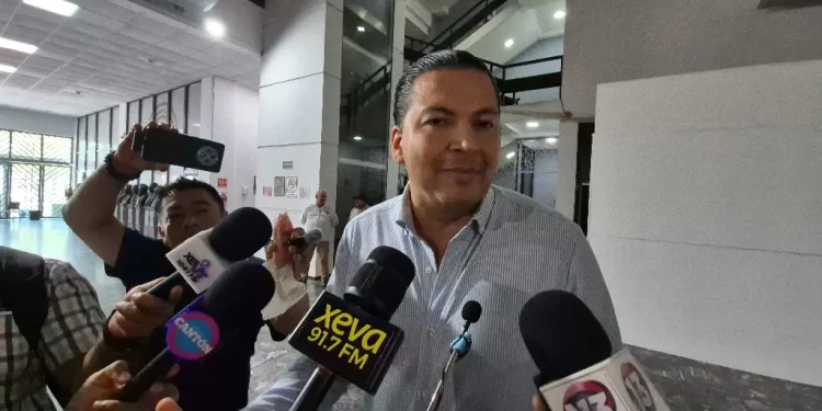 Bracamonte espera decisión de Morena para pedir licencia