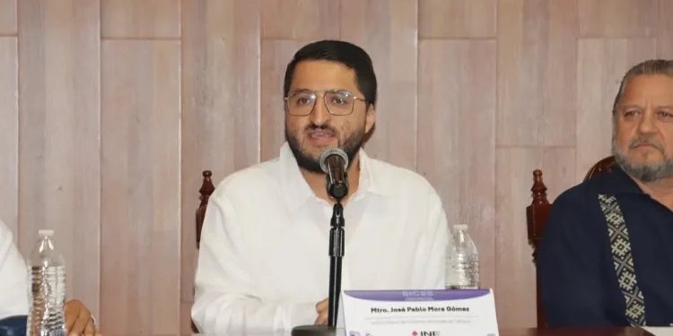 Pablo Mora Gómez desafía a oposición por aspiraciones 2027