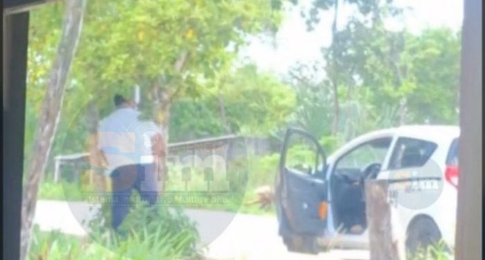 Taxista orina frente a vivienda en Felipe Carrillo Puerto