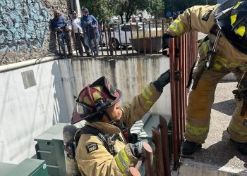 Protección Civil sofoca incendio transformador Niños Héroes