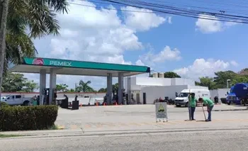 Gasolinera Jonuta Combustible Agua: Pemex Limpia Estación