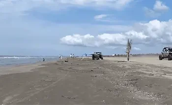 Vehículos en Playas Tabasco: Restricciones Ignoradas