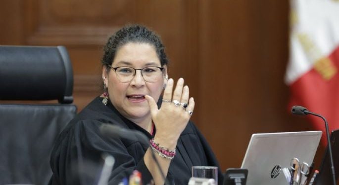 SCJN obliga al IMSS a otorgar prótesis y audífonos a menores