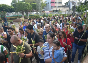Domingo de Ramos Villahermosa: Obispo Lidera Procesión