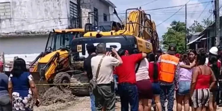 Obrero sepultado Tenosique: Tragedia en obra