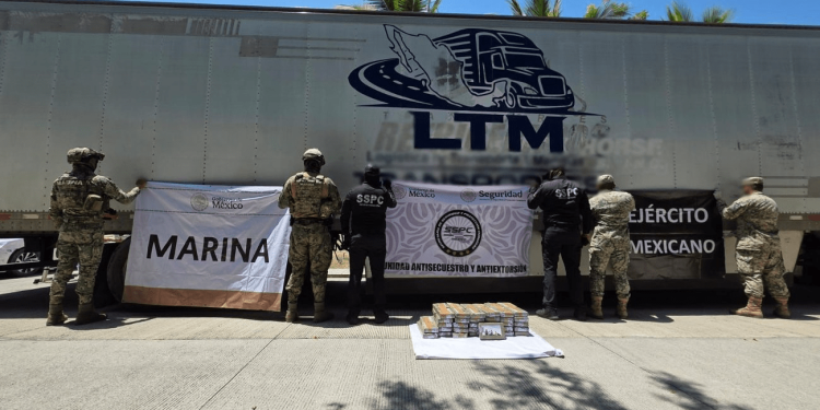 Detención cocaína Colima asegura 60 kilos en tractocamión
