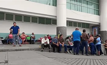 IMSS Bienestar instala valla perimetral Hospital Juan Graham por seguridad