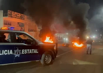 Hombre incendia contenedores en Tierra Colorada por asesinato de su hijo