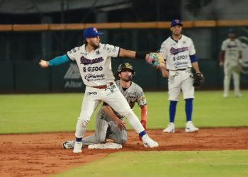Olmecas de Tabasco vencen a Leones de Yucatán en extrainnings