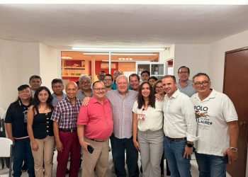 Rafa Marín en reencuentro con amigos empresarios de la Central de Abastos en un diálogo sobre el presente económico de Quintana Roo