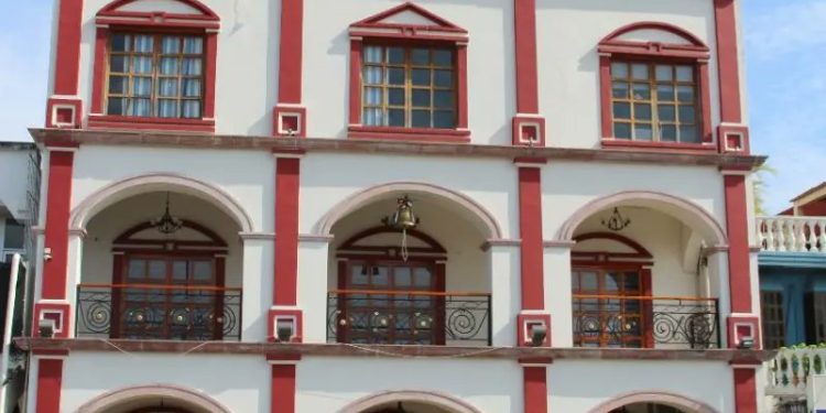 Contratista “todóloga” municipal: Proveedora acumula 19.5 millones de pesos en contratos de obra y basura en Cárdenas, Tabasco