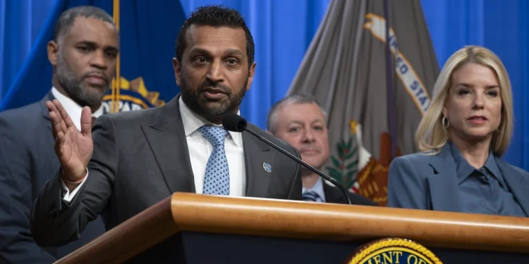 FBI investiga filtraciones sobre Kash Patel alcoholismo
