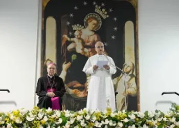 León XIV celebra su primer año de pontificado a los pies de la Virgen del Rosario