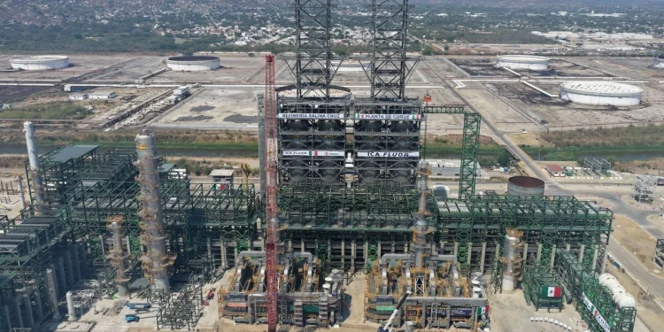 Explosión en refinería Salina Cruz deja seis lesionados