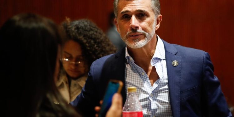 Renuncia Sergio Mayer