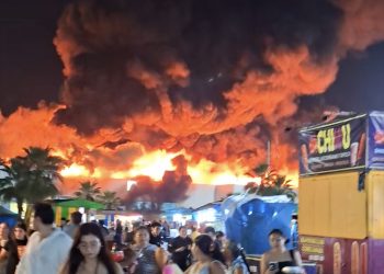 Incendio en la Nave 1 del Parque Tabasco: gobernador dialogará con afectados; fiscalía atiende a familiares