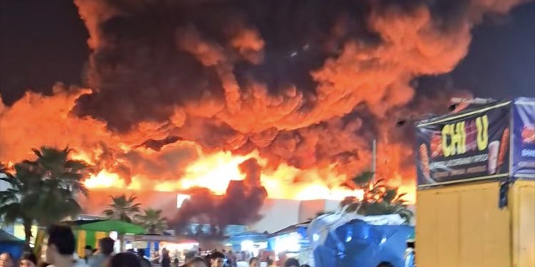 Incendio en la Nave 1 del Parque Tabasco: gobernador dialogará con afectados; fiscalía atiende a familiares