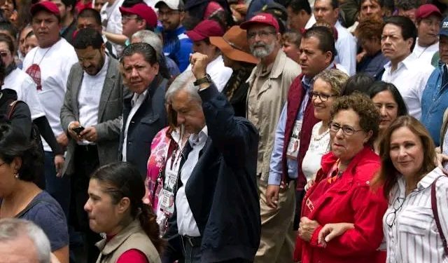 AMLO, la CNTE y  el Mundial; Cuando los aliados cobran facturas