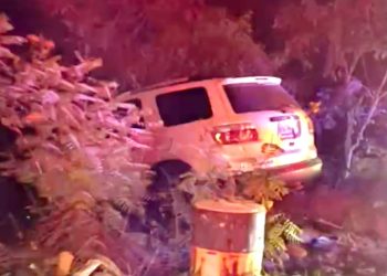 Persecución en Playa del Carmen: ebrio choca dos autos