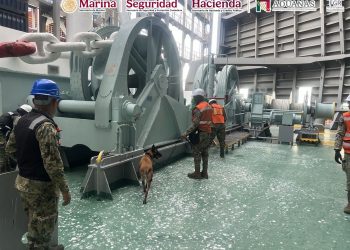 Aseguran cocaína en Lázaro Cárdenas Michoacán en operativo de SEMAR y FGR.
