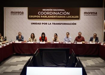 Jorge Bracamonte durante el encuentro nacional de legisladores de Morena.