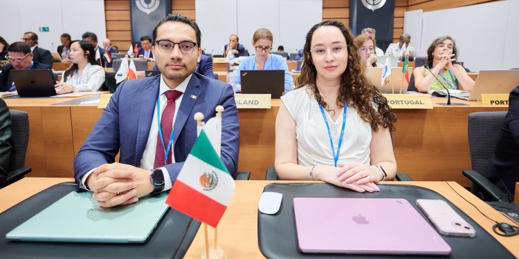 Delegación de México durante las sesiones del Consejo de la Organización Mundial de Aduanas.