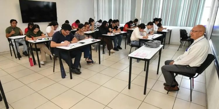 Prestigio y vocación impulsan a miles de jóvenes a buscar un lugar en la UJAT