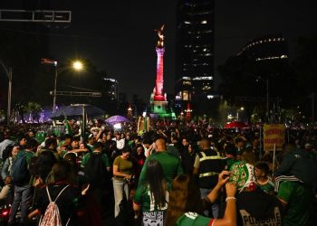 Festejo mundialista en el Ángel de la Independencia reúne a más de 400 mil personas