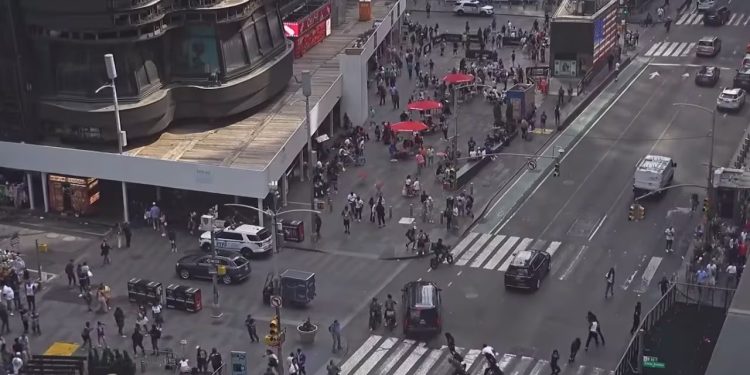 Tiroteo en Times Square Nueva York tras desfile de los Knicks con presencia policial