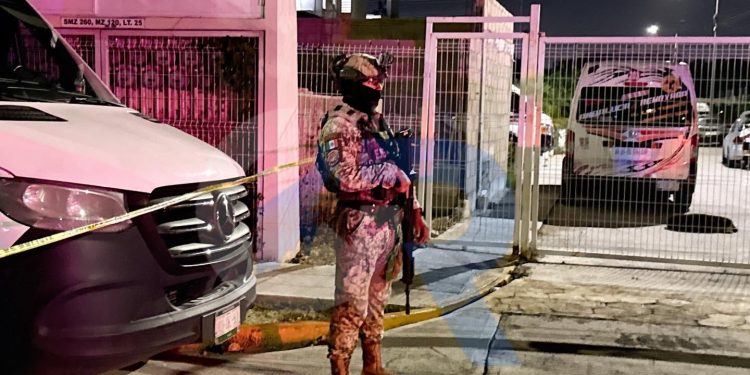 Joven es Ejecutado en su Propia Vivienda en la SM-107 de Cancún. Había Denunciado Amenazas en su Contra, tenía 23 años.
