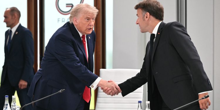 Trump critica T-MEC pero no descarta firmar su renovación