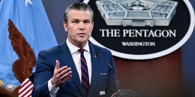 Pete Hegseth durante una audiencia sobre un posible ataque de EU a una instalación nuclear subterránea de Irán