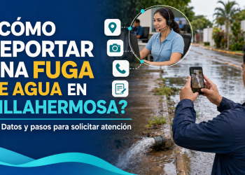 Calle inundada después de una lluvia intensa en Villahermosa.