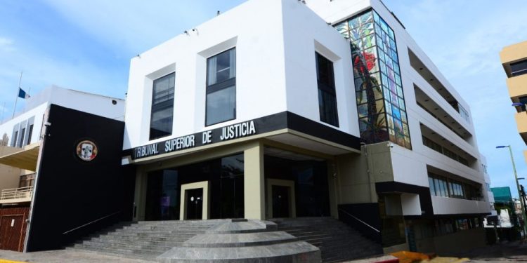 Edificio del Poder Judicial de Tabasco durante el anuncio del periodo vacacional.