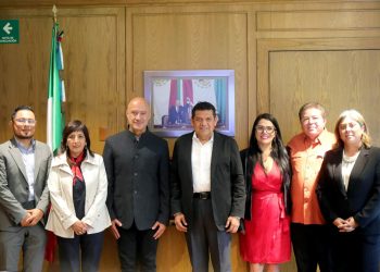 Javier May proyectos de infraestructura en Tabasco durante reunión con el secretario de la SICT, Jesús Esteva Medina.