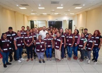 Andrés Manuel López Beltrán participa en una reunión con militantes de Morena en Tabasco