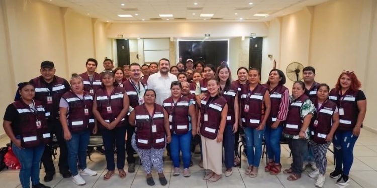 Andrés Manuel López Beltrán participa en una reunión con militantes de Morena en Tabasco