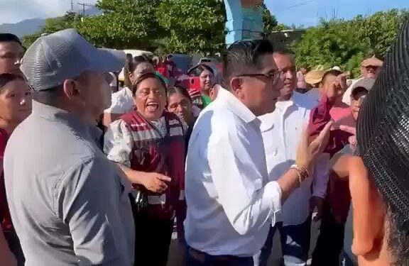 Militantes expulsan a dirigente de Morena en Veracruz