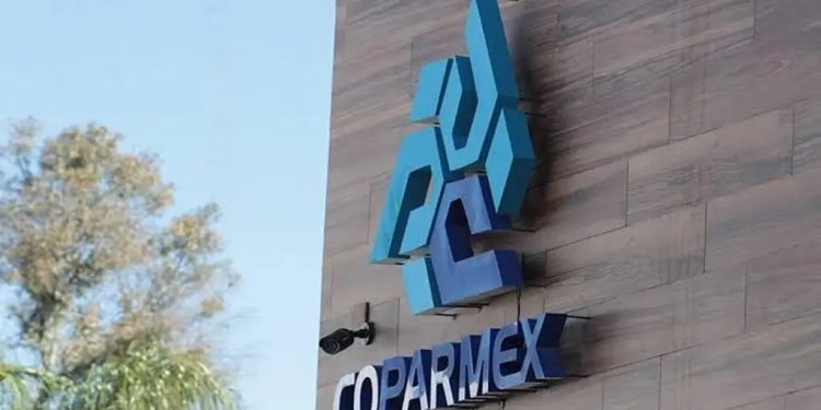 Representantes de Coparmex Tabasco durante una reunión empresarial.