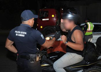 alcoholímetro, Villahermosa, Policía Estatal de Caminos, PEC, Guardia Estatal, seguridad vial, Tabasco