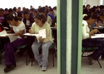 Aspirantes a la UNAM convocan a una protesta tras los resultados del primer examen de admisión en línea.