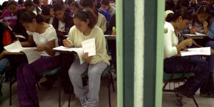 Aspirantes a la UNAM convocan a una protesta tras los resultados del primer examen de admisión en línea.