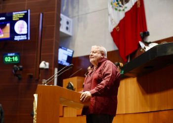 Manuel Huerta habla sobre posibles reacomodos en la bancada de Morena en el Senado.