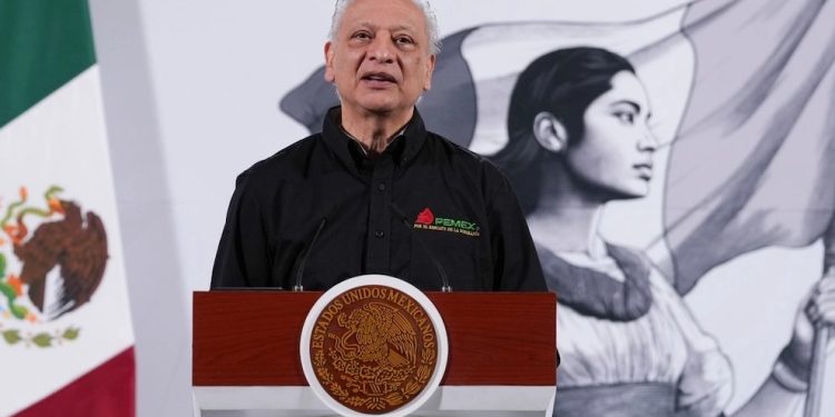 Instalaciones de Pemex en el contexto de una investigación sobre un contrato denunciado.